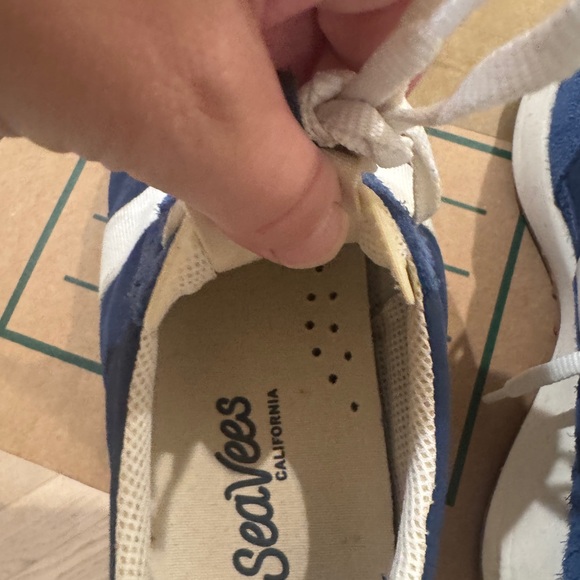 SeaVee Acorn shoes - like new! - Picture 7 of 7